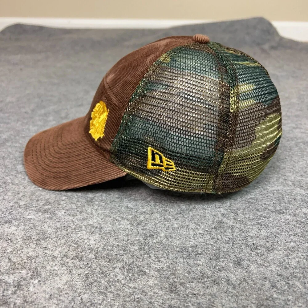 North Dakota Sioux Mens Hat Medium Fitted Brown Corduroy Trucker Cap Hockey NCAA